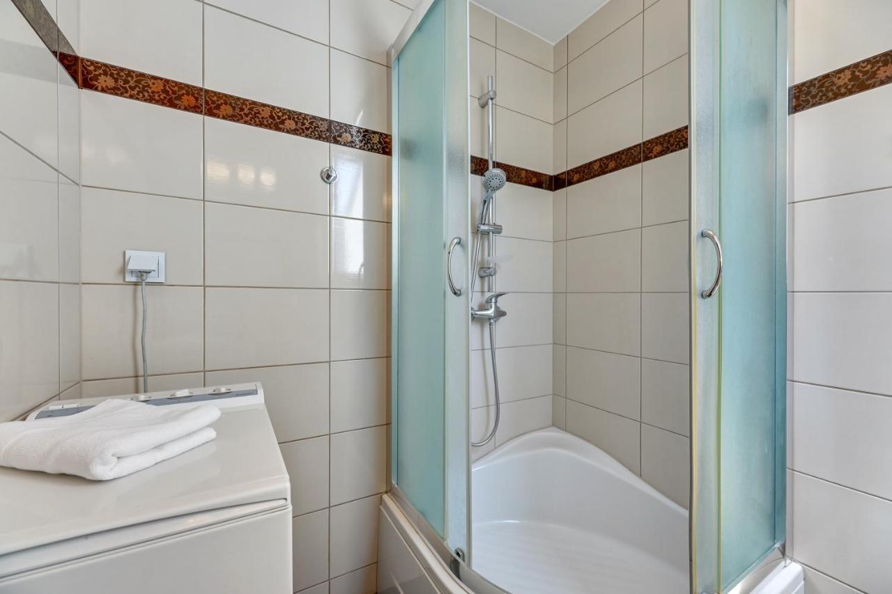 Grand Apartments - Orion Apartment Nearby Monte Cassino Street ソポト エクステリア 写真